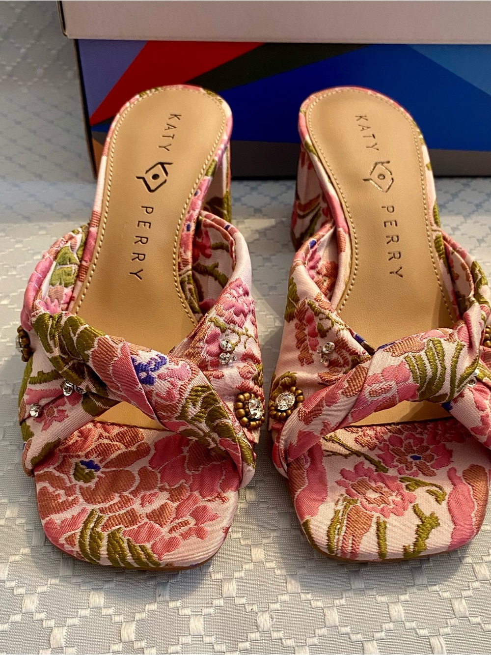 Katy Perry Collections Pink Floral Twist Heels with Rhinestones Size 5 Shoes - Picture 4 of 11